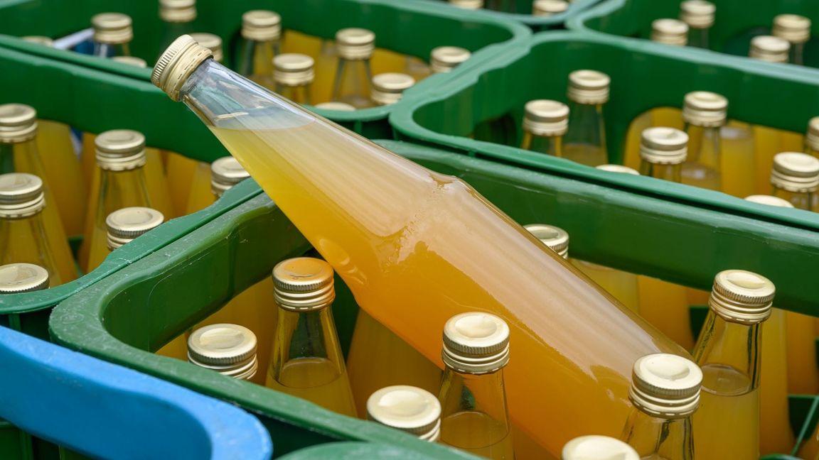 Obstsäfte haben besonders viel Zucker in sich. (Symbolbild)