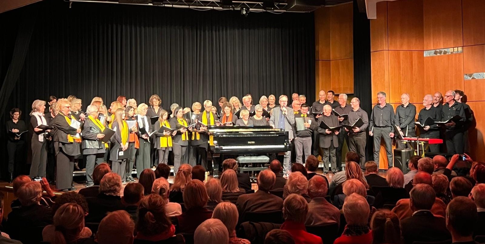 In der Böblinger Kongresshalle konnten die Sänger von „Vocalix“ den italienischen Partnerchor aus Alba begrüßen.