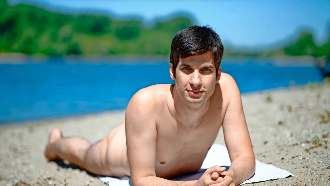 Sein umstrittener Aufruf im Mannheimer Amtsblatt zur FKK-Swinger-Reise nach Frankreich sorgte bundesweit für Aufsehen. (Archivbild)