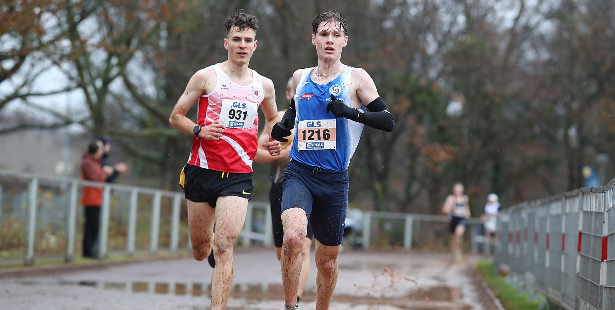 Kurt Lauer (rechts) gewinnt neben Einzel-Gold  auch die Bronzemedaille mit dem Sindelfinger Team in der U23-Klasse. 	Bild: Görlitz