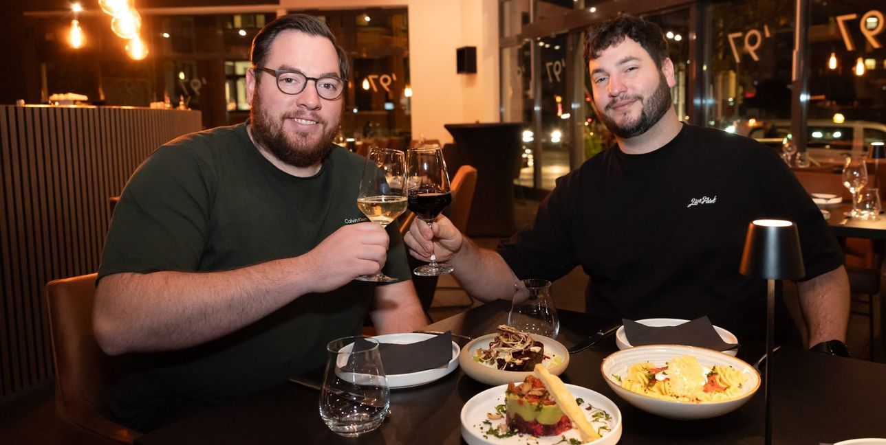 Michael (links) und Daniel Kovacev lieben die internationale Küche.