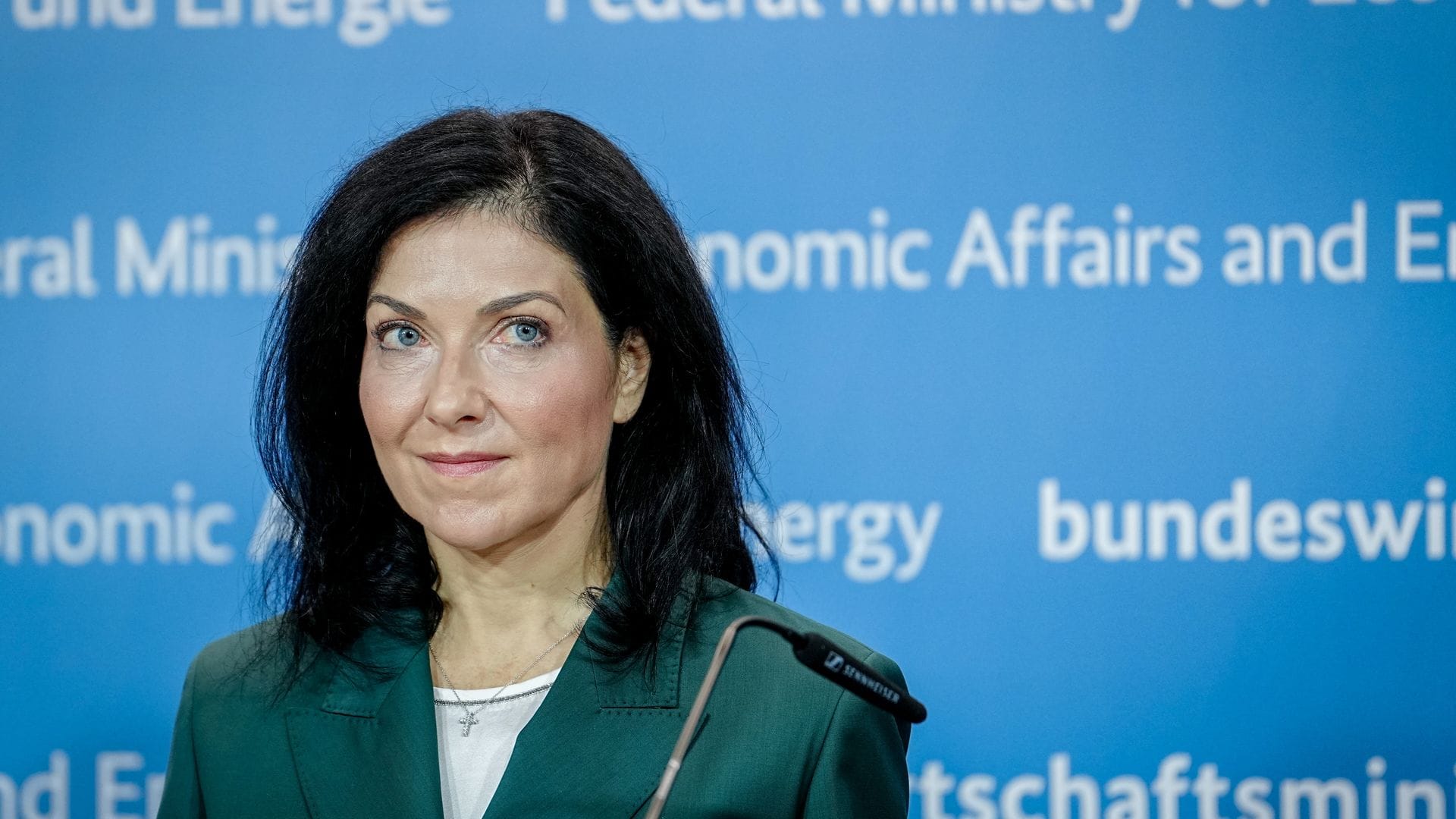 Reiche will die Energiewende besser steuern.