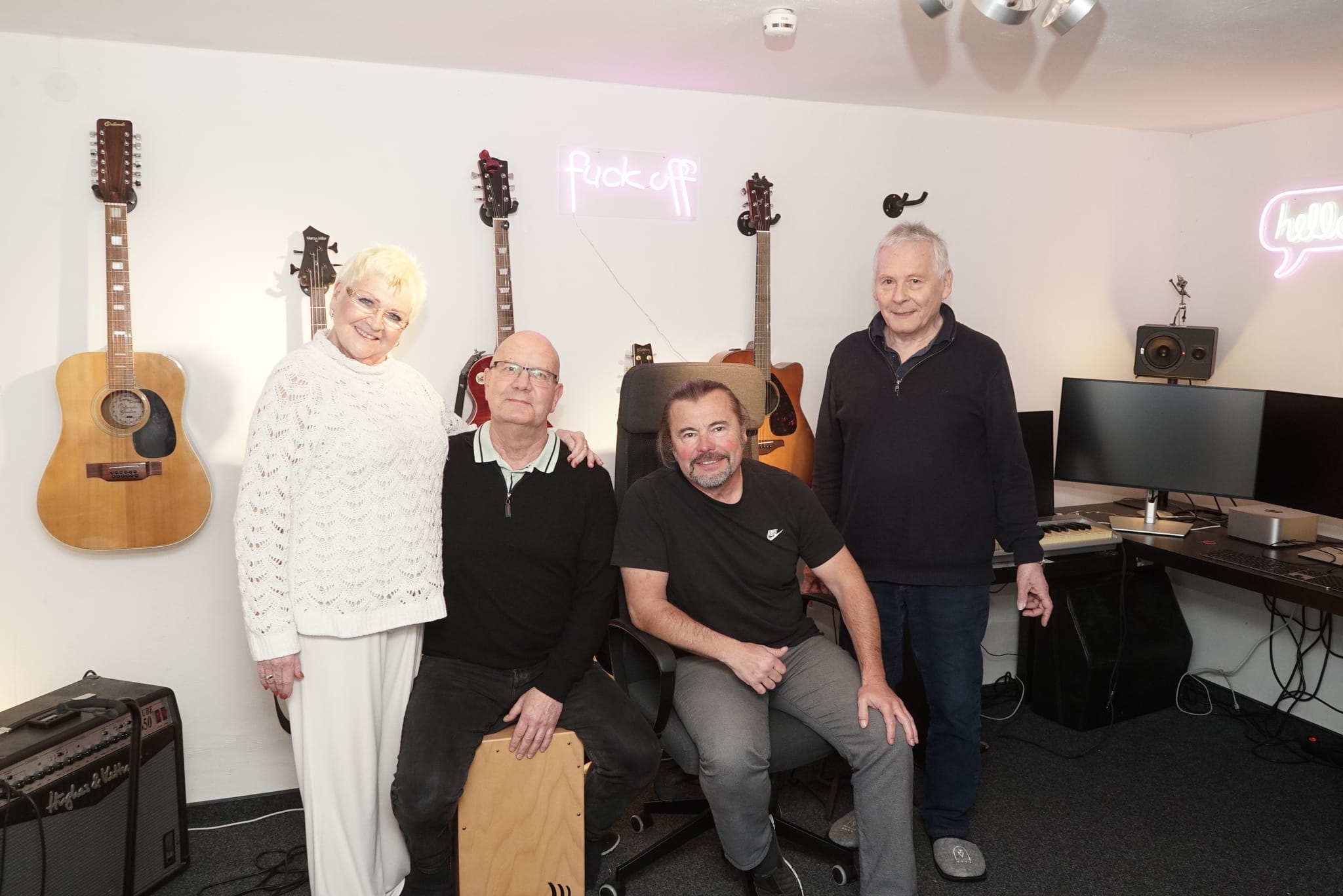 Neue und alte Organisationsspitze der Session im Musikkeller von Robert Strunz
