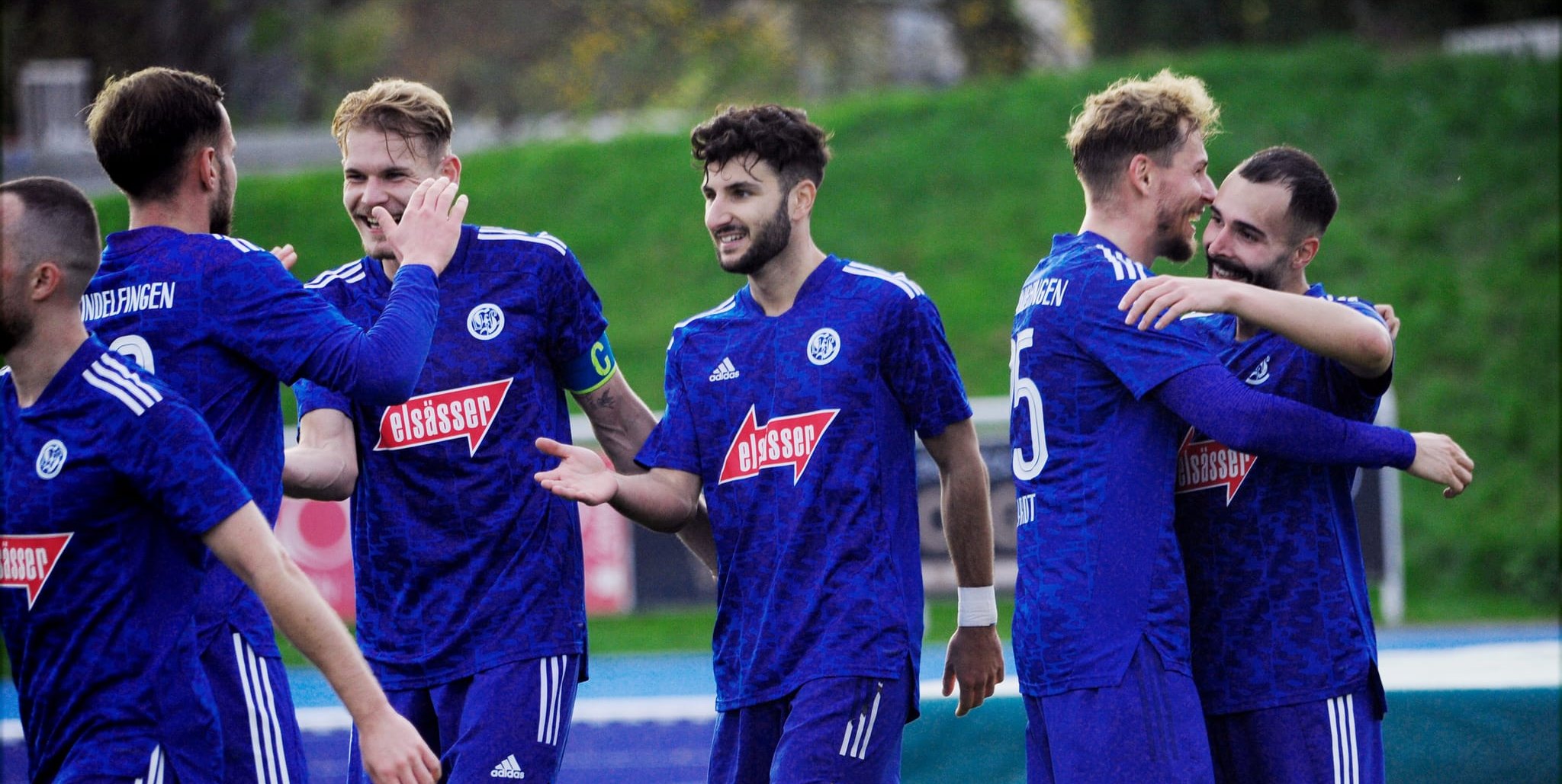 Die  Sindelfinger Fußballer wollen am Samstag jubeln. Geht es nach Bastian Bothner wird das Duell gegen den TVD aber kein Selbstläufer. Bild: photostampe
