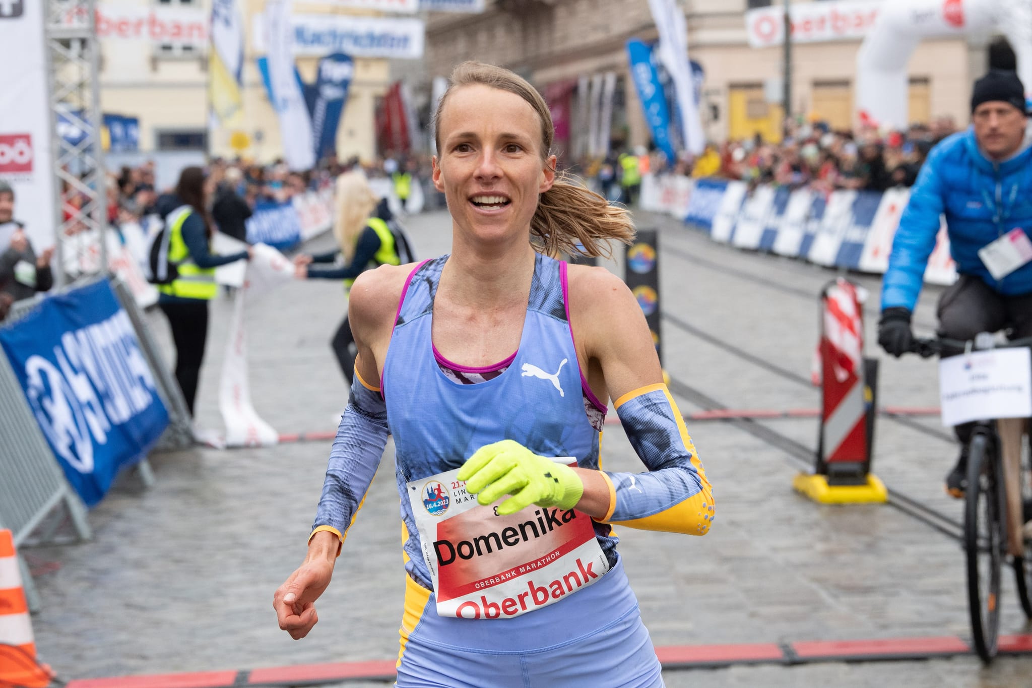 Domenika Mayer, hier auf dem Bild beim Oberbank Linz Donau Marathon, ist am Sonntag beim Olympia-Marathon in Paris gefordert.