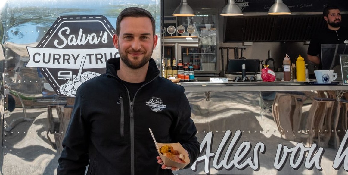 Nebenjob? Von wegen: Am Currytruck wird Salvatore Romeo zum Salva.