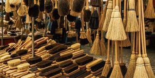 So viele Bürsten. Da muss doch die richtige dabei sein.