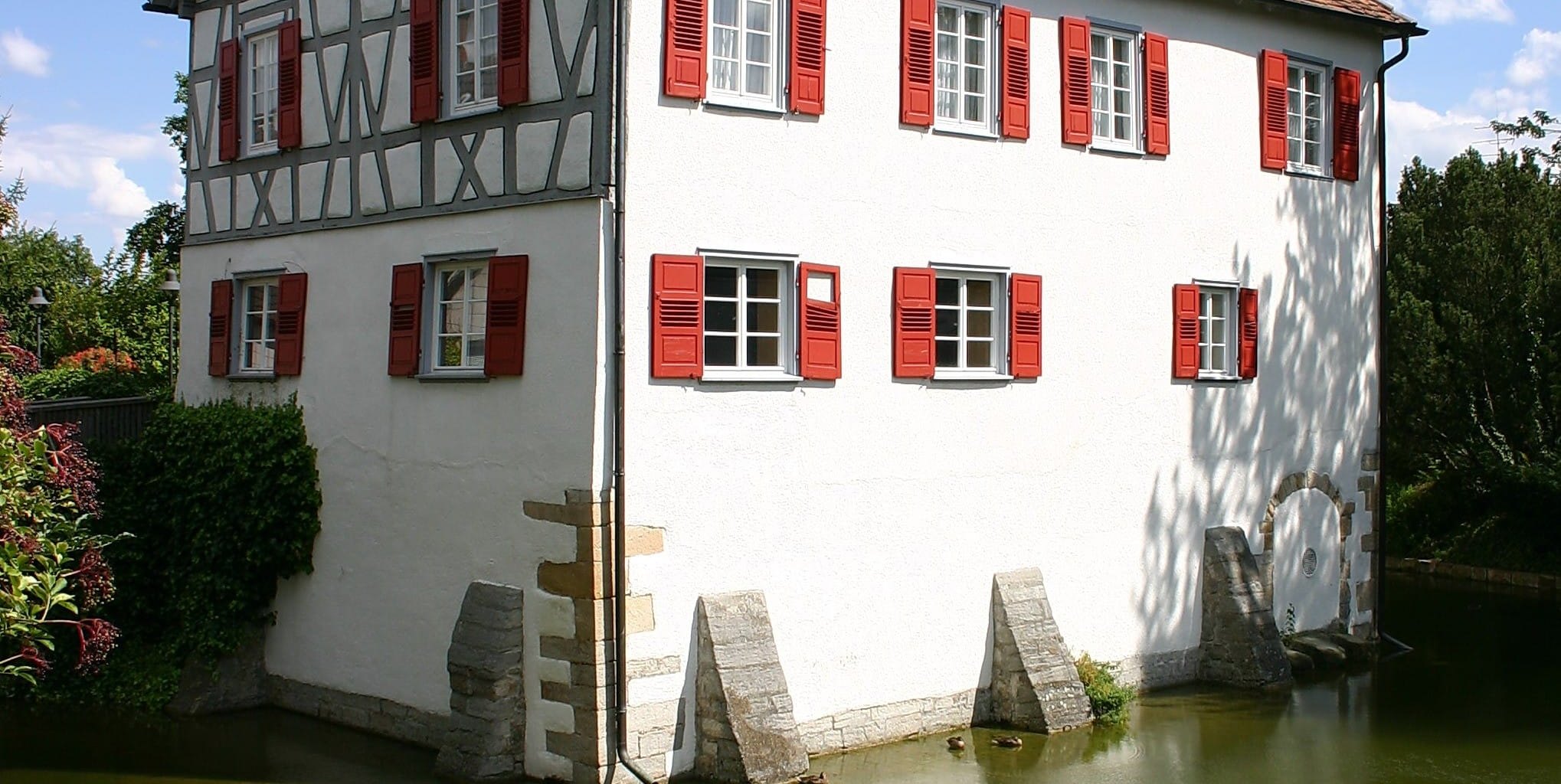 Das Wasserschloss als Kulturtempel: Burg Kalteneck in Holzgerlingen.
