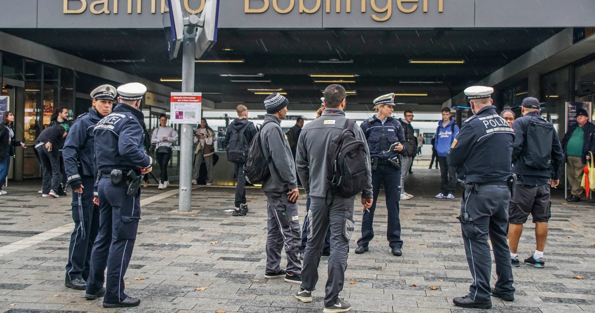 Präventiver Polizeieinsatz am Böblinger Bahnhof bei einem landesweiten Fahndungstag.