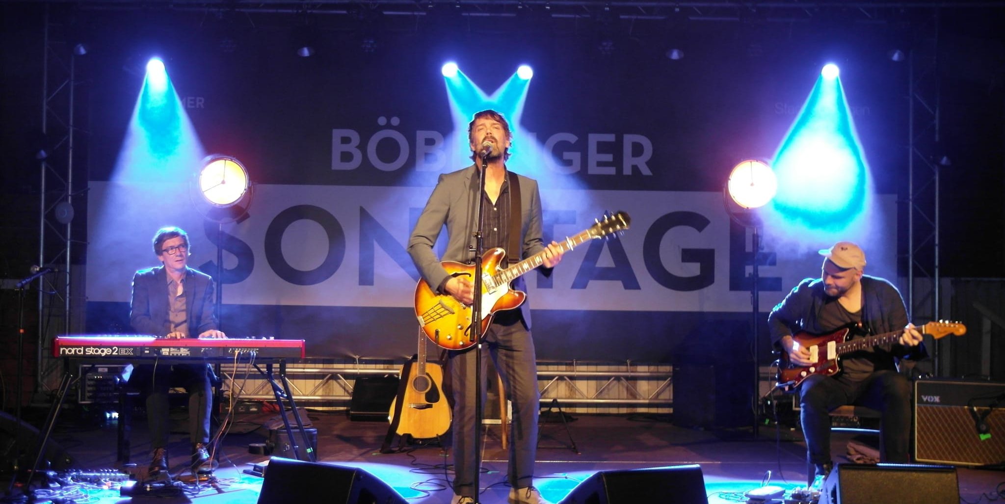 Hochkarätiger Auftritt bei den Böblinger Songtagen mit Niels Frevert (Mitte), Keyboarder Martin Hornung, und Gitarrist Christoph Barnewitz.