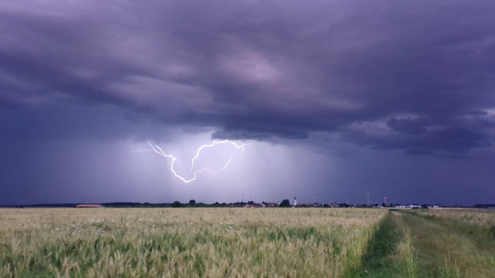 Die Wetterlage bleibt laut dem Deutschen Wetterdienst (DWD) unbeständig.