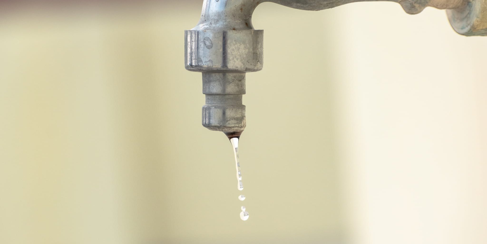 Tropfen für Tropfen: Das Landratsamt Böblingen ruft zum sorgsamen Umgang mit Wasser auf.