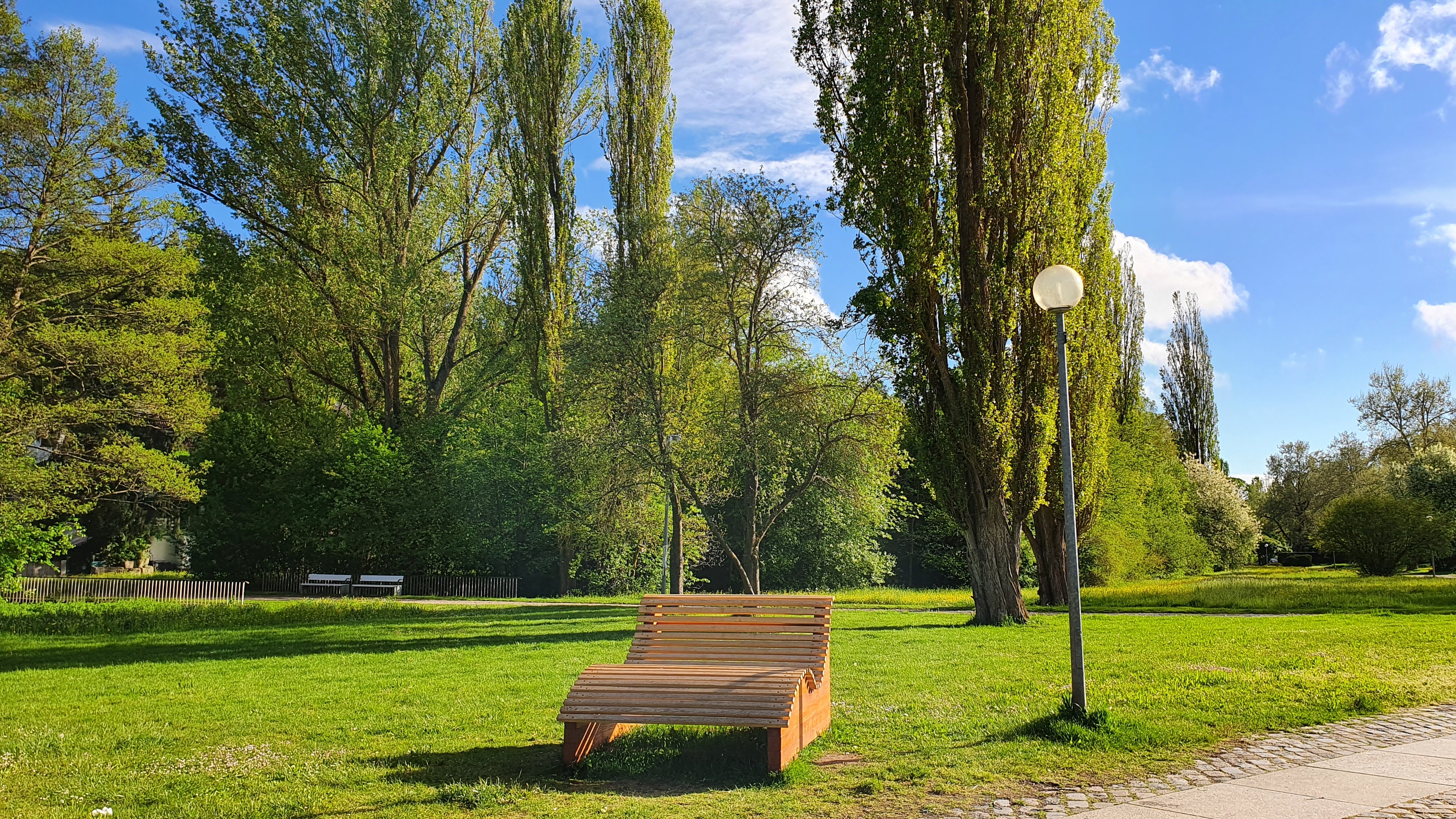 Frühlingshafte Temperaturen statt Schnee. An Neujahr zeigte das Thermometer fast 20 Grad an, jetzt fallen die Temperaturen wieder. Der Wetterwechsel beeinflusst auch das gesundheitliche Befinden. Bild: Dettenmeyer