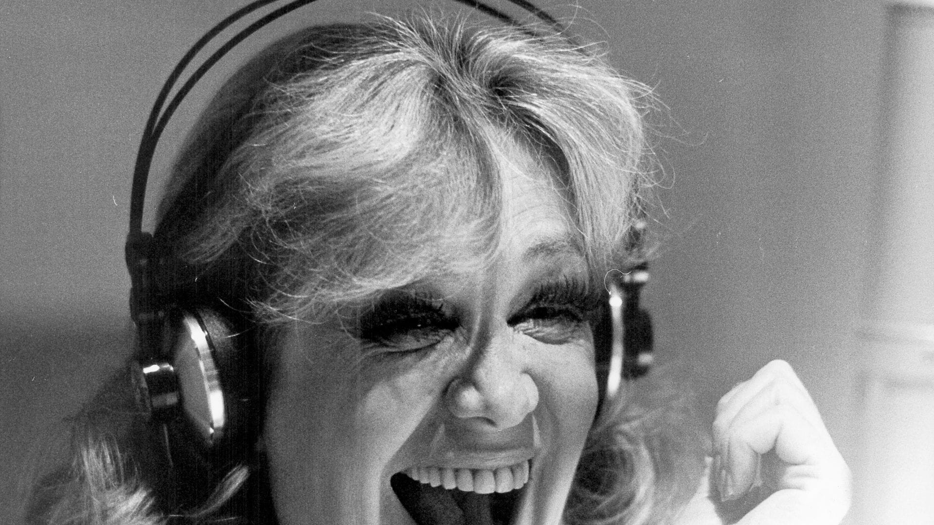 Hildegard Knef lacht bei einer Aufnahme im Plattenstudio in München. (Archivfoto)