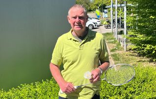Michael Häupler hat nach 28 Jahren an der Spitze der Badminton-Abteilung an seinen Nachfolger Tobias Zebisch übergeben.