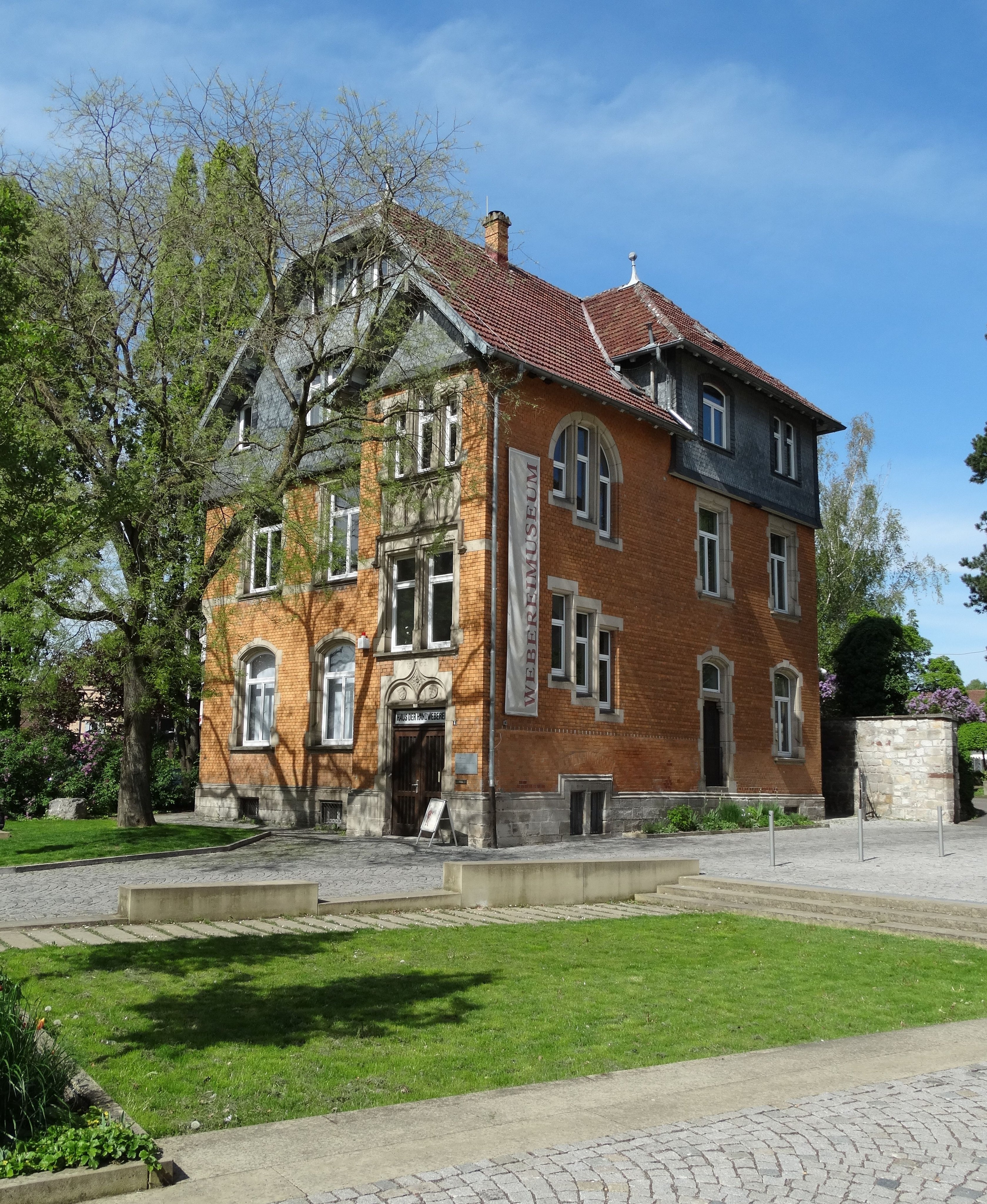 Das Webereimuseum gegenüber vom Domo.