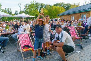 Fußball pur im Sindelfinger Hopfengarten. Der deutsche WM-Auftat gegen Curaçao.