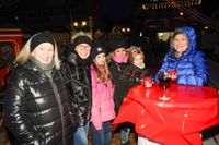 Gemeinsames Weihnachtsliedersingen mit den Hanke Brothers auf dem Grünen Platz.