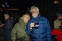 Gemeinsames Weihnachtsliedersingen mit den Hanke Brothers auf dem Grünen Platz.
