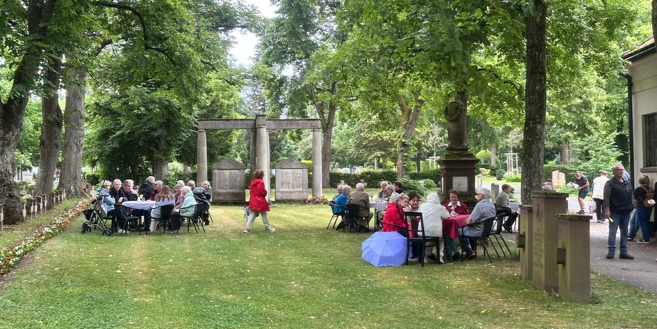 Große Resonanz beim Probetermin des Friedhofscafés in Böblingen.