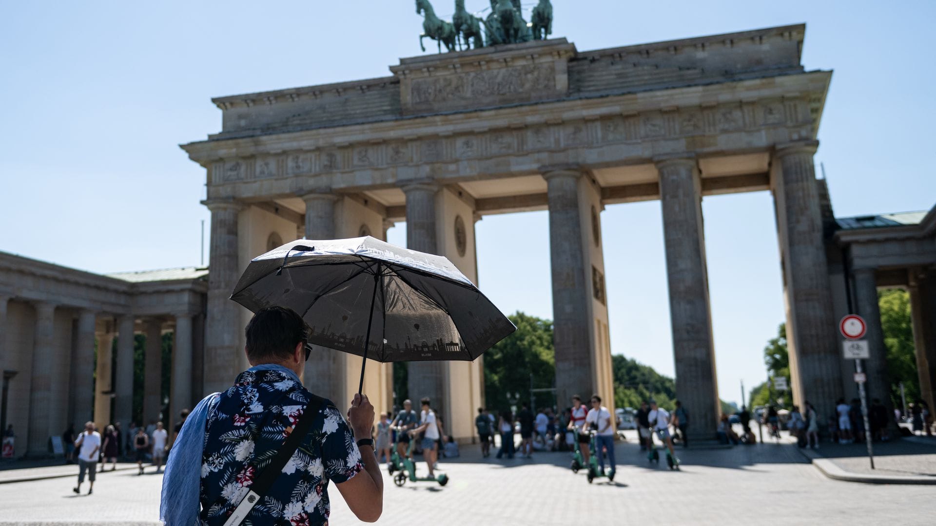 Bei teils extremer Hitze ist Schutz eine gute Idee.