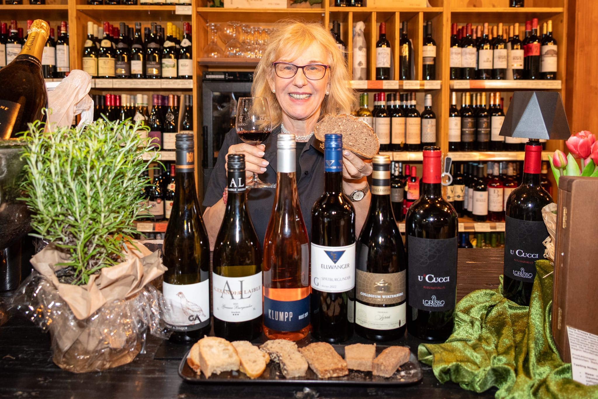 Sommeliere Margit Schuldis schätzt die Kombination von Wein und Brot.