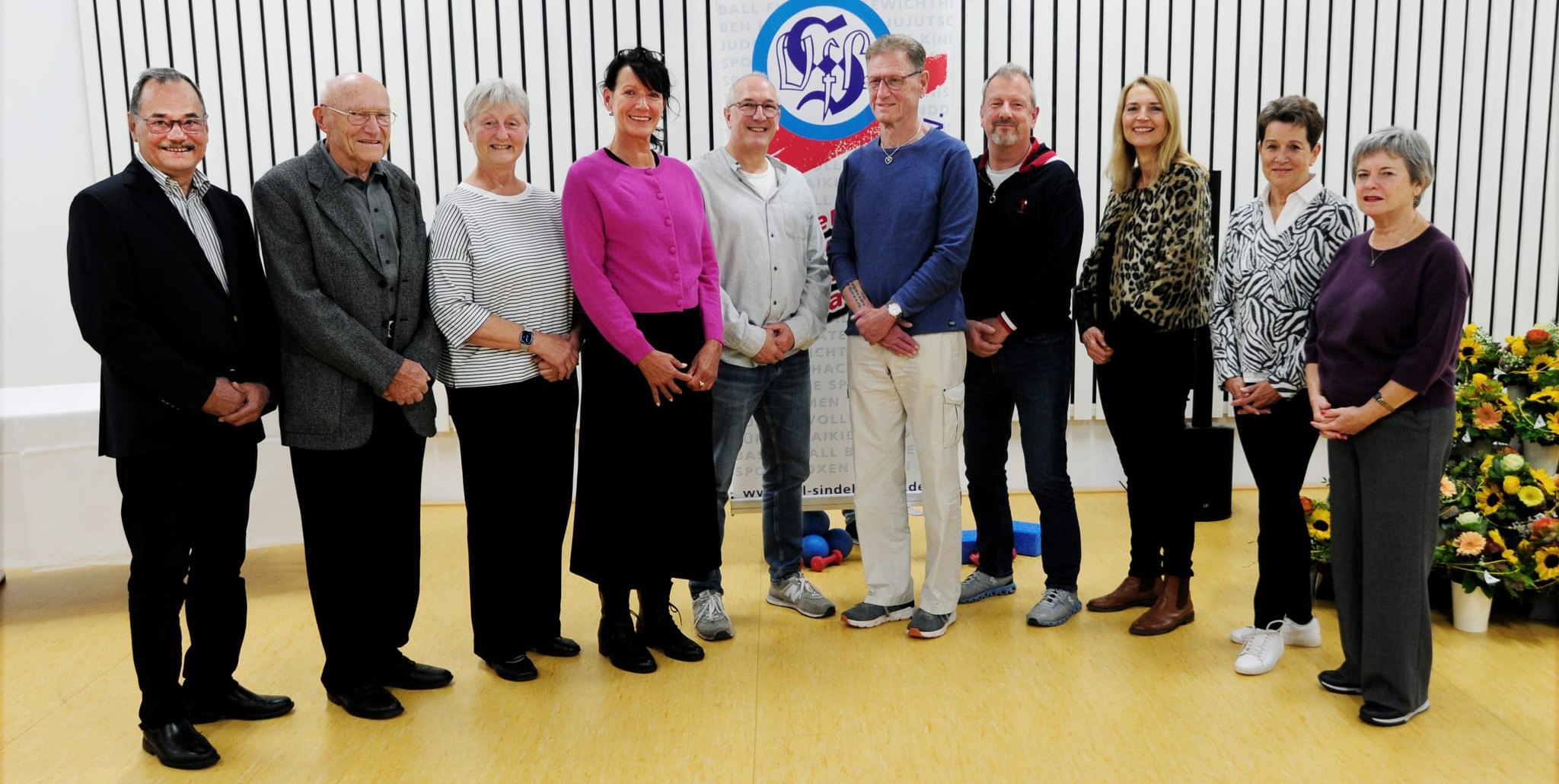Verdiente 40er: Präsident Dr. Heinrich Reidelbach, Dietfried Dressel, Gerhild Dickgiesser, Claudia Stängle, Uwe Münch, Hans-Dieter Fels, Günter Hauser, Katja Reinhard, Regine Ludwig-Oswald, Gabriele Rasche (von links).