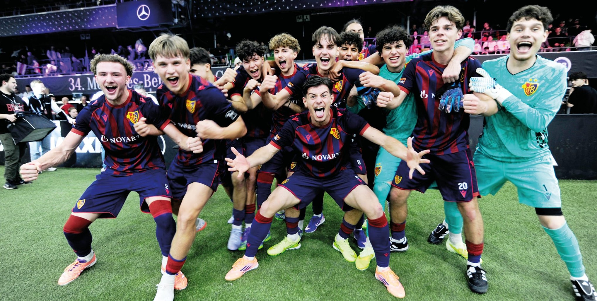Riesenjubel beim FC Basel nach dem Finalsieg gegen den VfB Stuttgart.