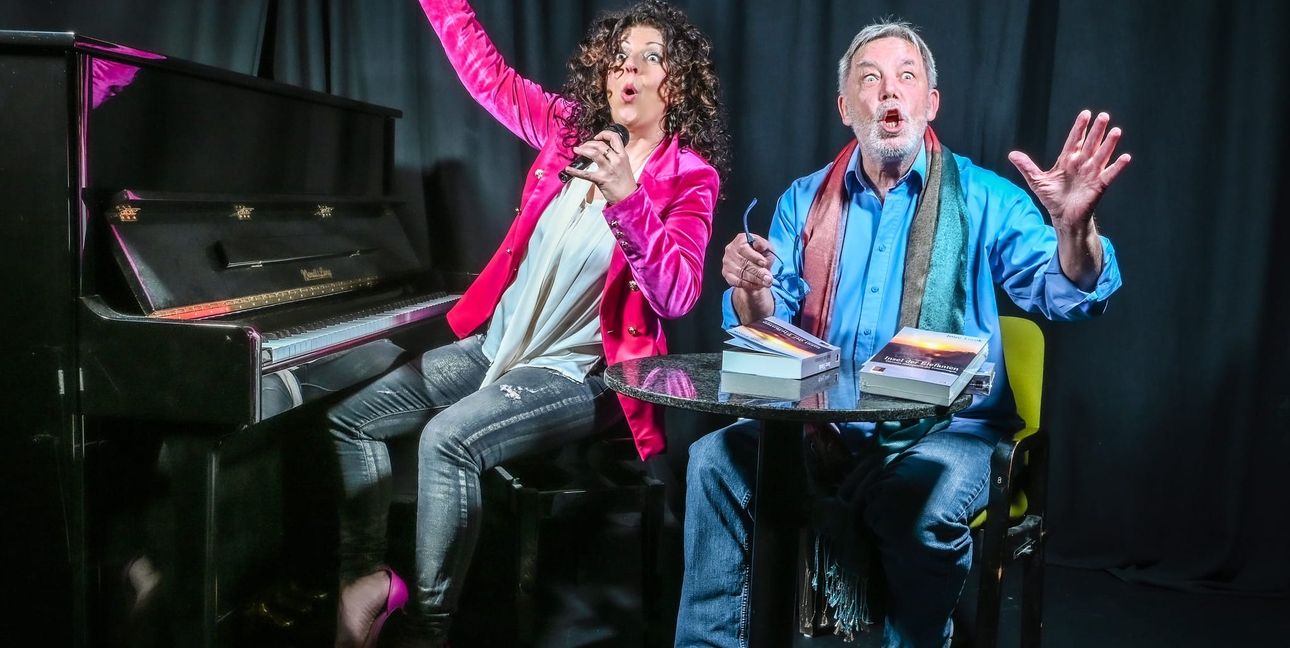 Agathe Paglia und Imre Török in einer Szene aus dem Stück „Unterwegs ins Paradies“.