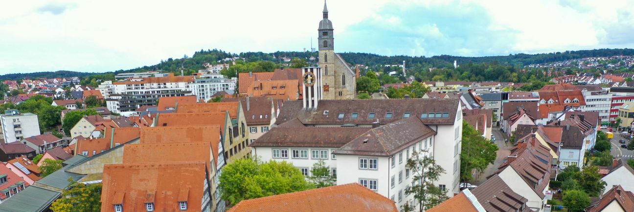 Die Stadt Böblingen ist jetzt mit einer zweiten Homepage im Netz zu finden. Darauf können sich alle Interessierten tagesaktuell über die wichtigsten Projekte der Stadt informieren und erhalten zudem in einfacher Form einen Überblick, der vom Stadtleitbild 2035 bis hin zu aufbearbeiteten Zahlen, Daten und Fakten reicht. Bild: Dettenmeyer/A