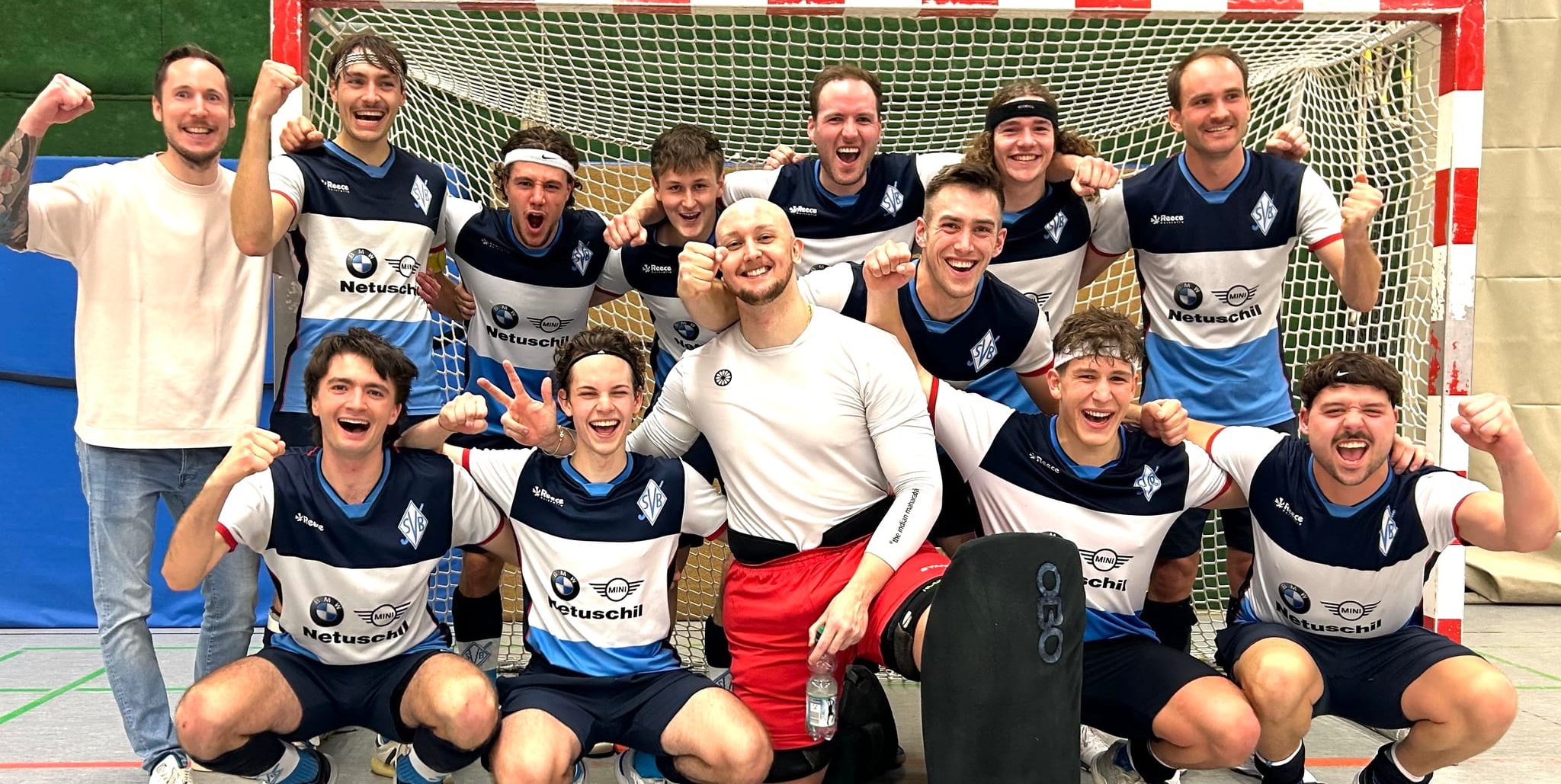 Der Jubel war groß beim SVB-Team nach dem erfolgreichen Saisonstart  in der 2. Regionalliga. 	Bild: Meyer