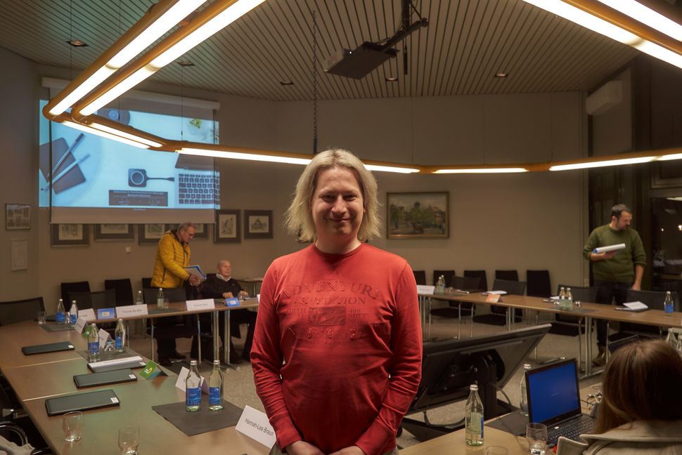 Tobias Reimann präsentierte die Bilanz der Maichinger Ortsbücherei.Bild:Heiden