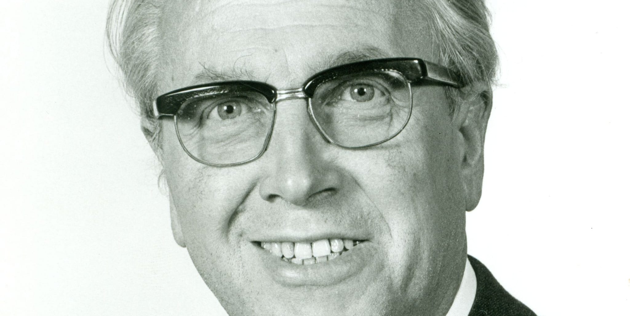 Sindelfingens Oberbürgermeister Arthur Gruber unterzeichnete 1968 den Vertrag mit Heinz Breuninger.