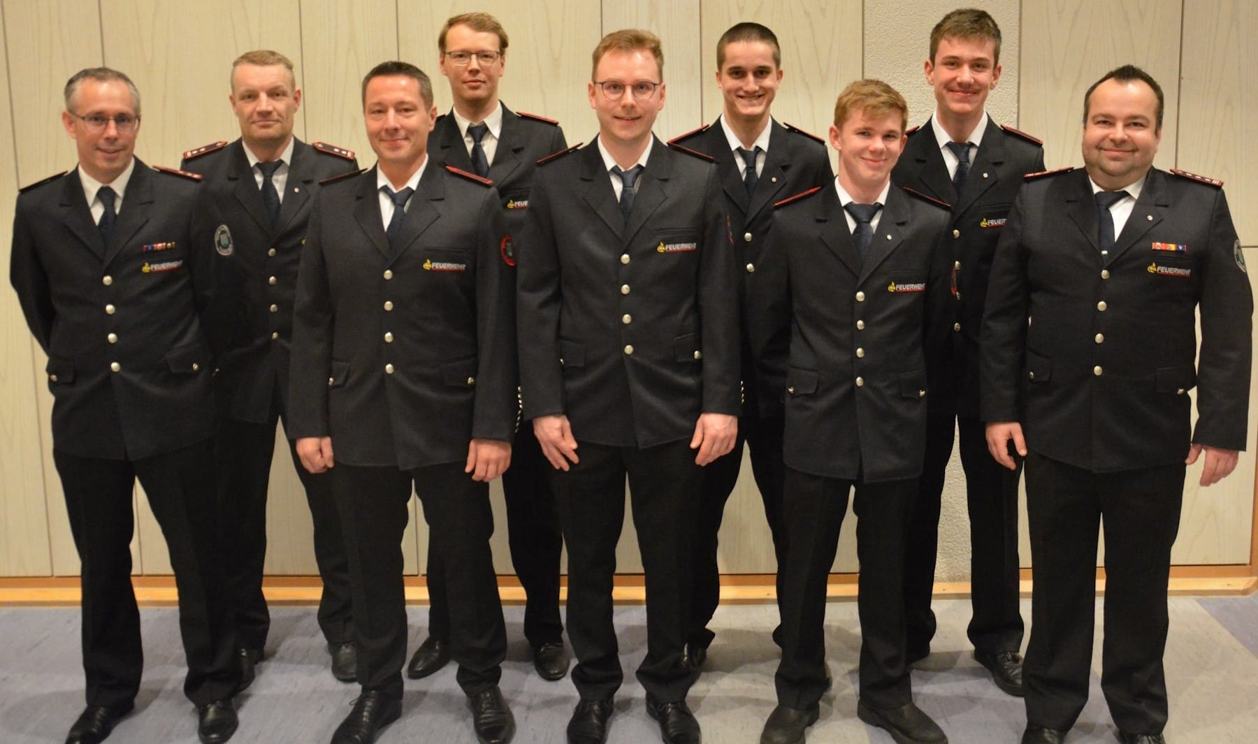 Neuzugänge (von links): stellvertretender Kommandant Steffen Breitmeyer, Zweiter stellvertretender Kommandant Daniel Vögele, Christian Ogrinec, Kevin Horn, Marcel Winter, Benjamin Pietz, David Hering, Lukas Reuff und Kommandant Marco Gund.
