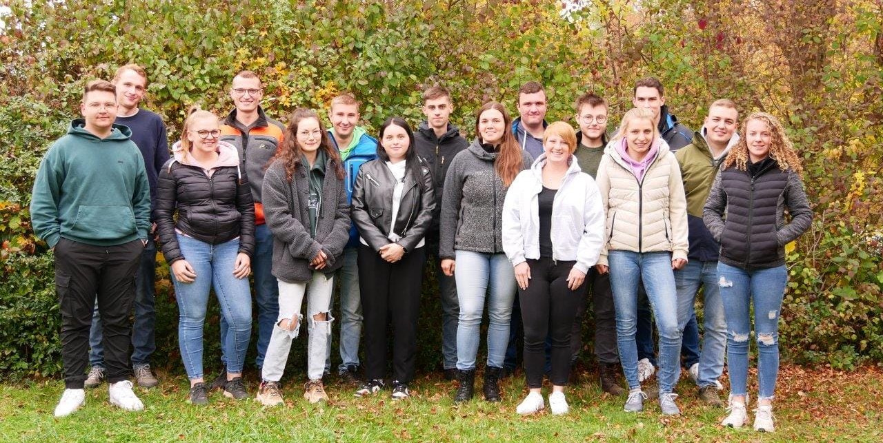 Häufig ist der Fachschulbesuch auch der Anfang wertvoller Geschäftsbeziehungen und lebenslanger Freundschaften.