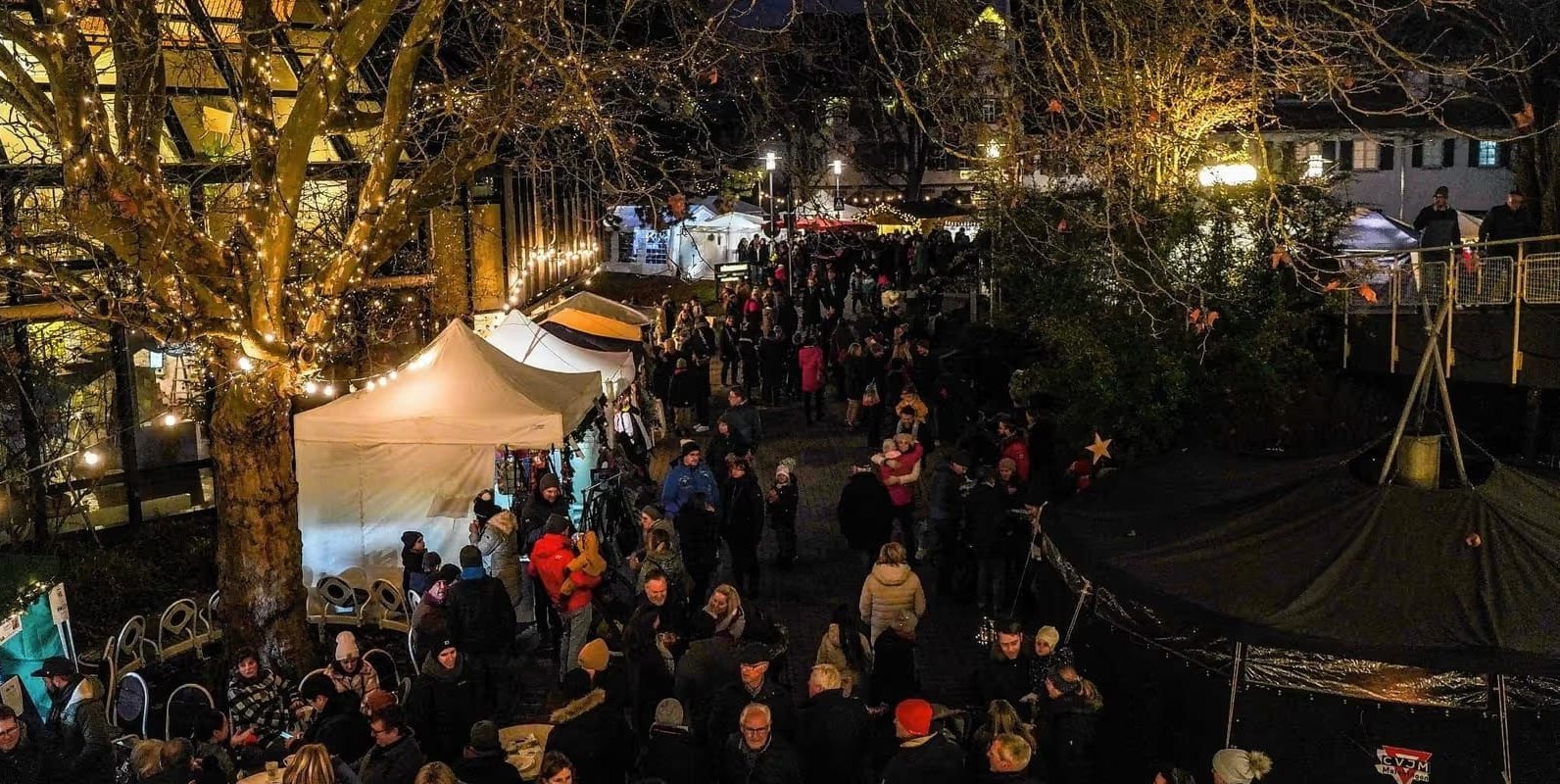 Der Maichinger Weihnachtsmarkt.	Bild: Dettenmeyer/A