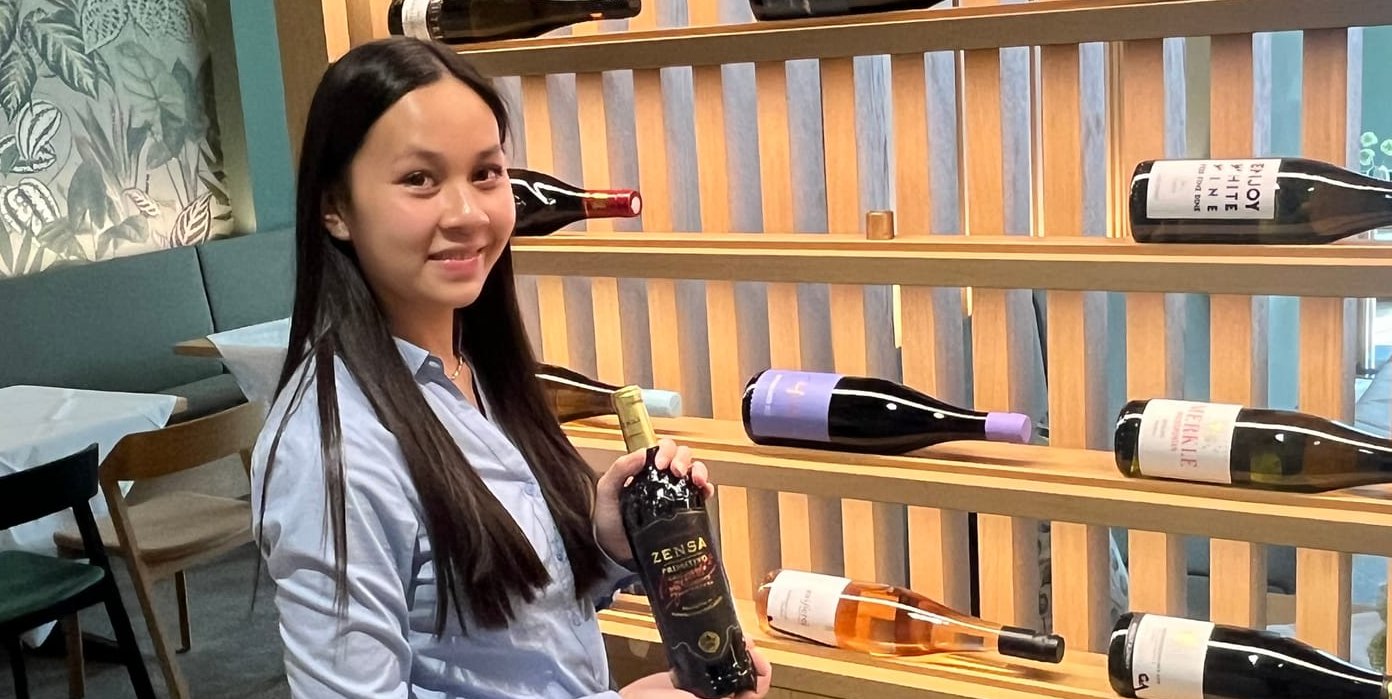 Vian Lê wurde im Hotel Erikson ab 2018 ausgebildet und hat jetzt die Restaurantleitung übernommen.