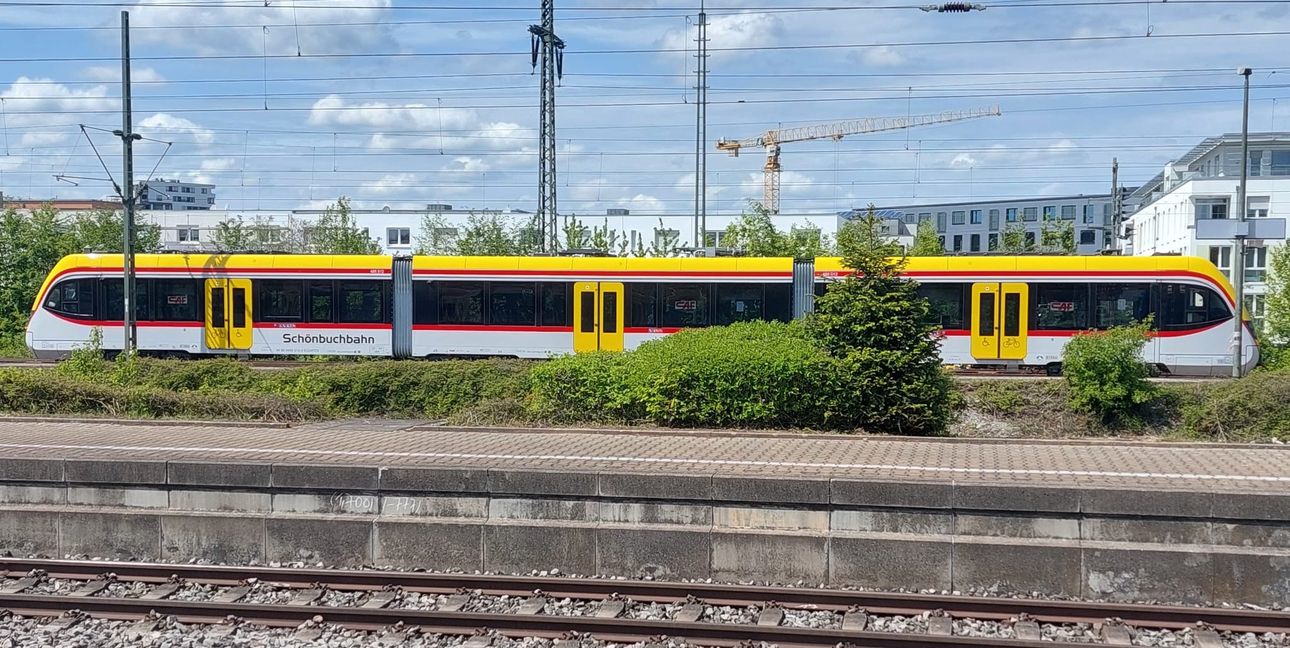 So sehen die aktuellen Wagen der Schönbuchbahn aus.