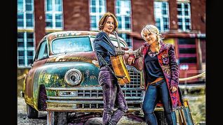 Barbara Gräsle und Biggi Binder sind das Duo „Hearts and Bones“.