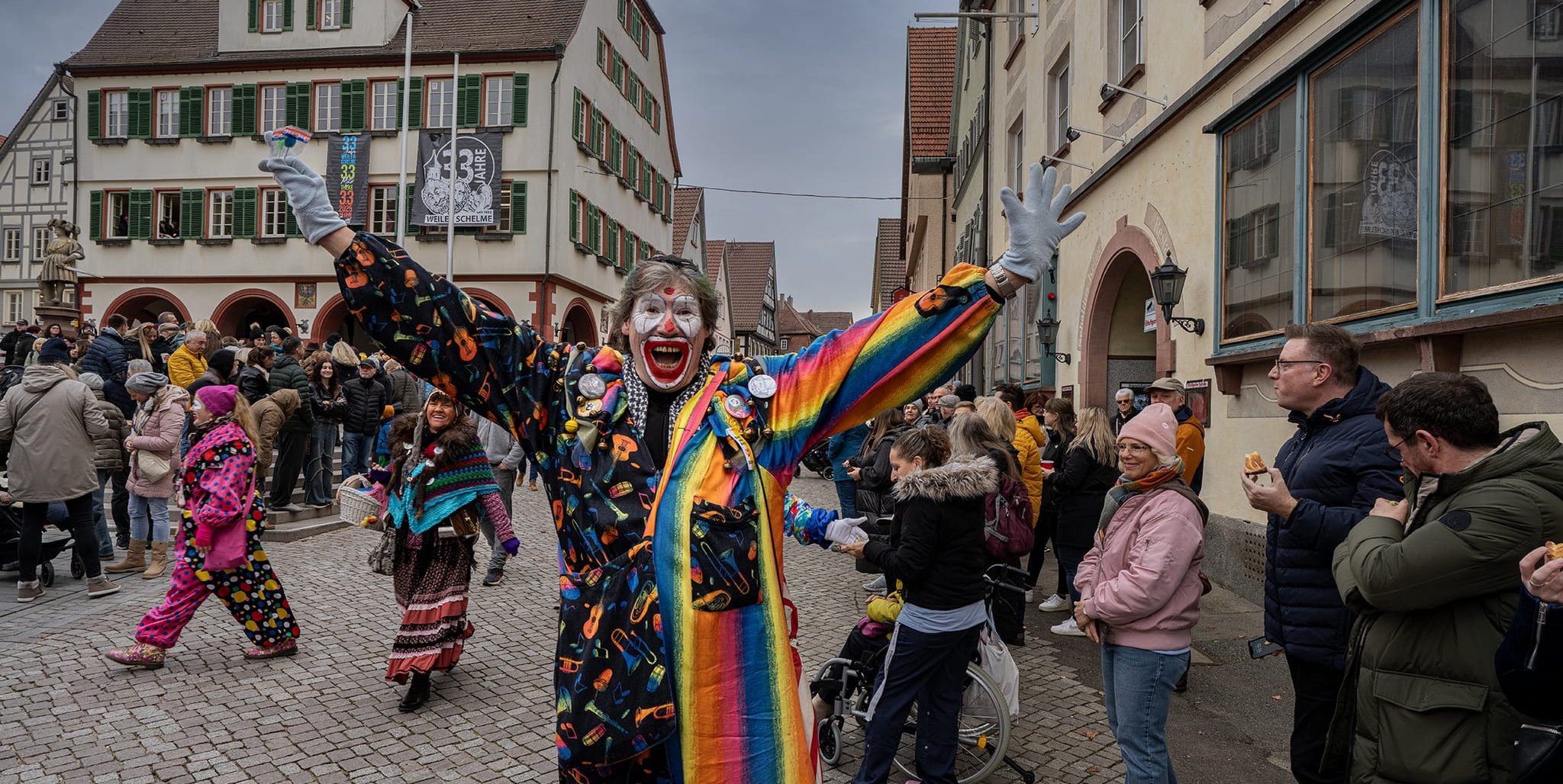 Am 11.11. um 11.11 Uhr war es soweit: Der kleine Fasnetsumzug durch Weil der Stadt eröffnet die Fasnet.