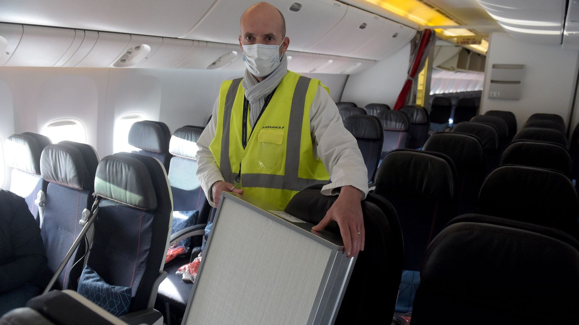 Die Luftfilter im Flugzeug absorbieren viel. (Archivbild)