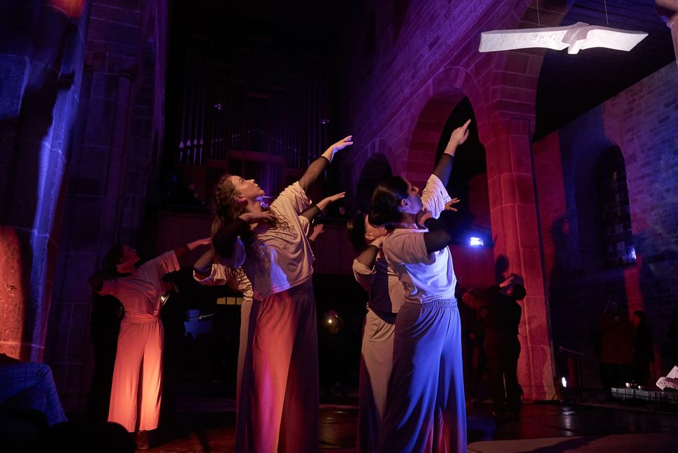 Das Andas-Ensemble beim "Pfad der Wunder" zum Auftakt der Reihe Leere Martinskirche.