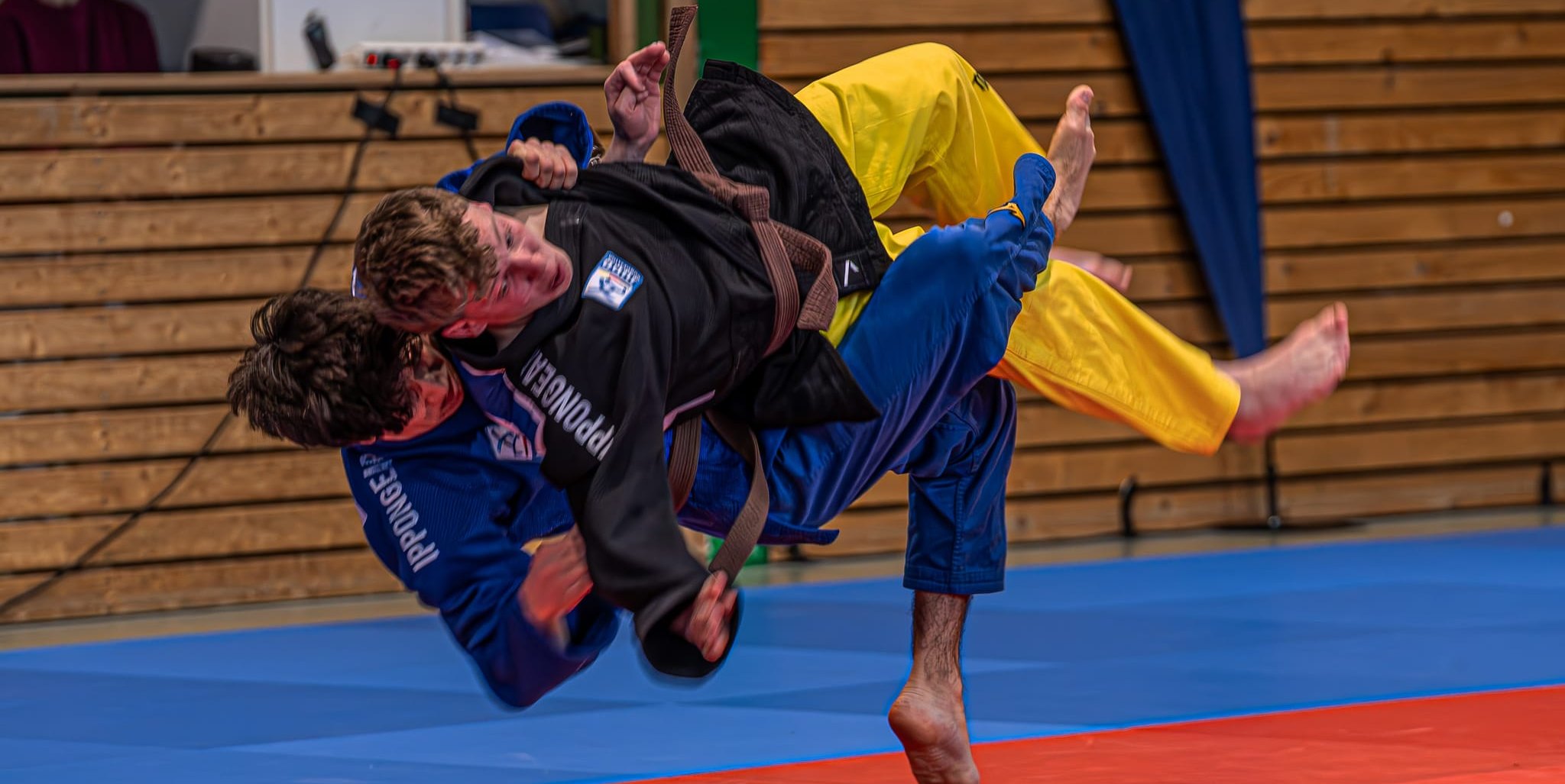 Sindelfingens Aristoteles Raidos (blauer Judogi) in Aktion.