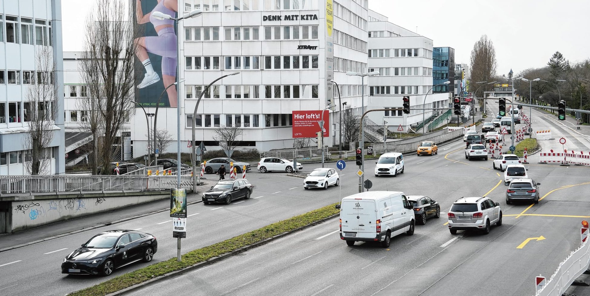 Die Einmündung zur Schwertstraße, wo es von der Mahdentalstraße zum Breuni geht, wird voll gesperrt.