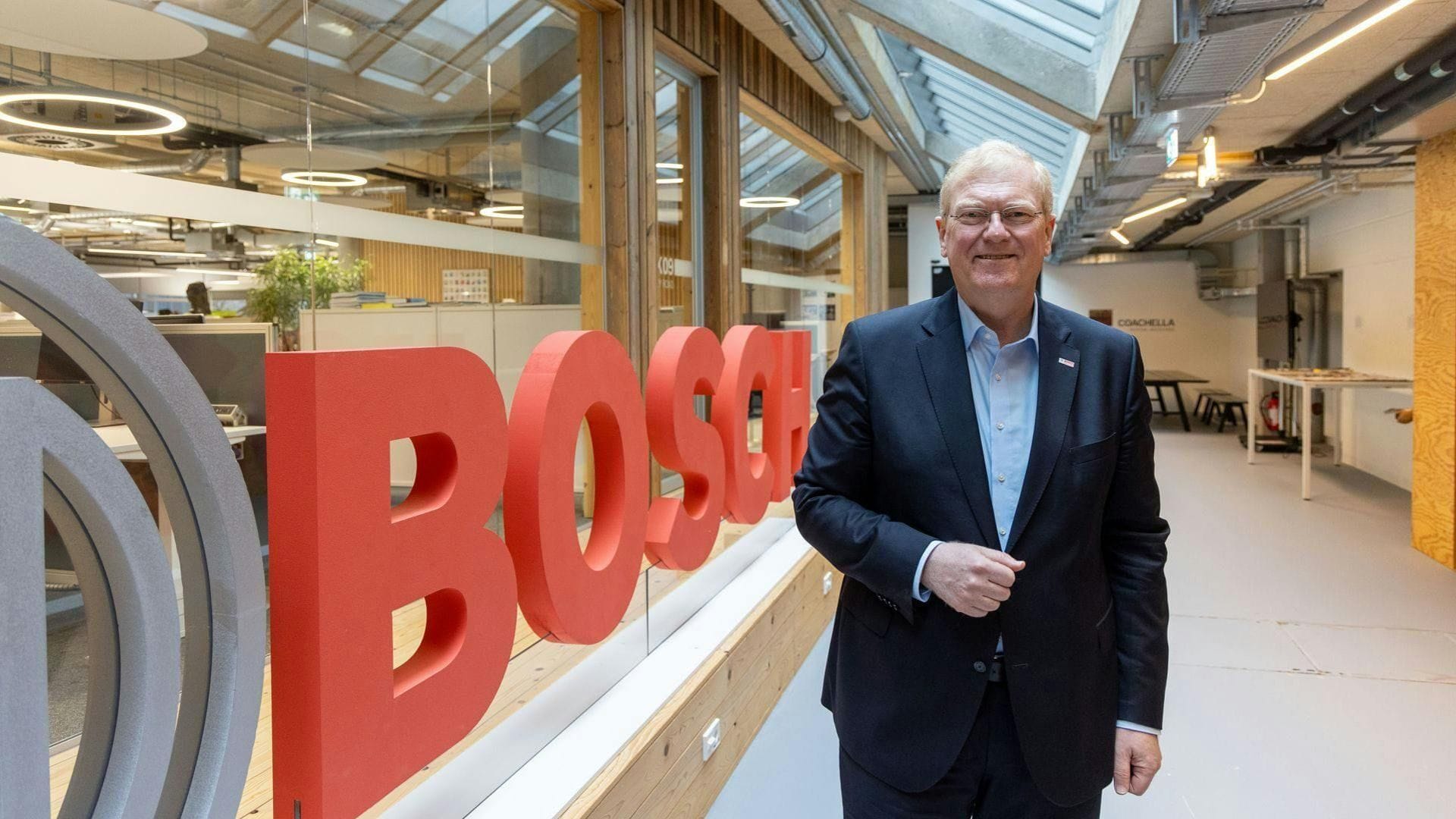 Bosch-Chef Stefan Hartung sagt der Verbrennungstechnologie noch eine lange Zukunft vorher.