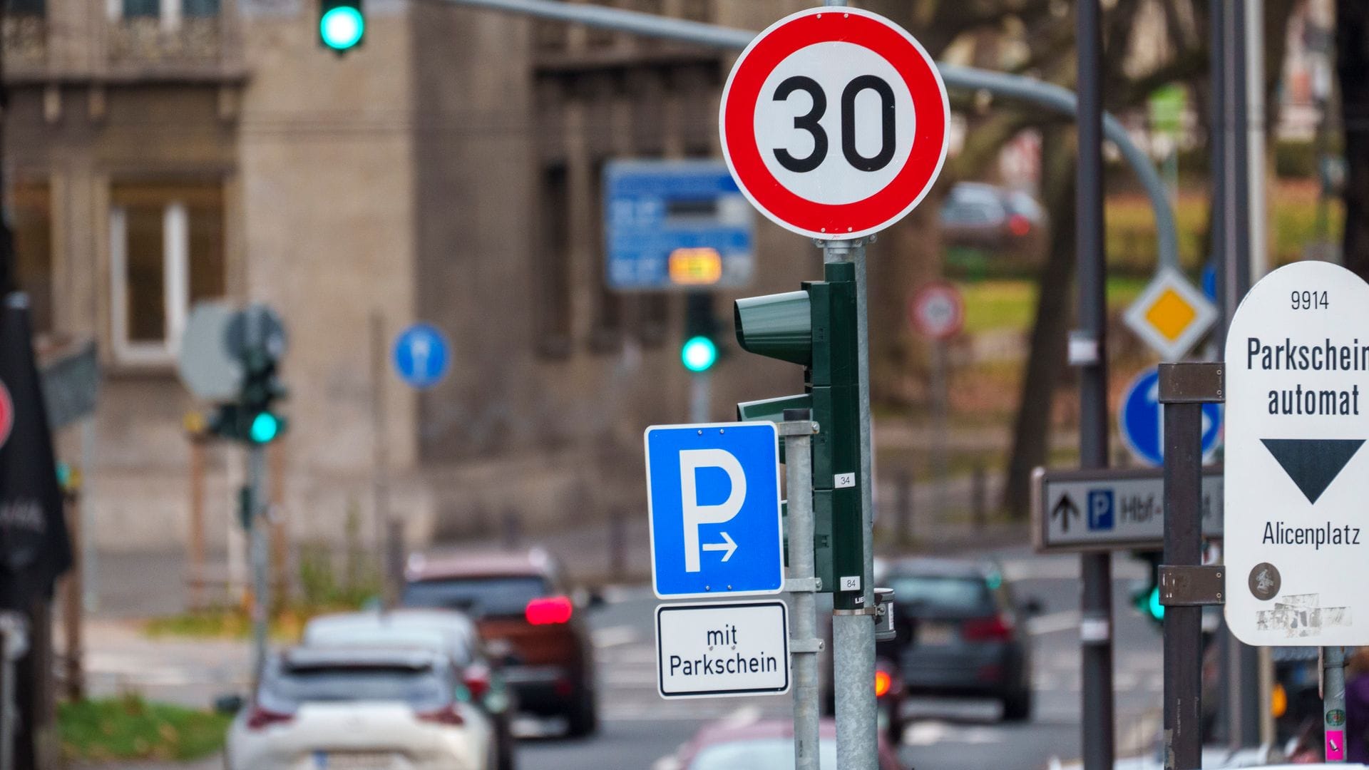Tempo 30-Zonen wie in Mainz können den Straßenlärm reduzieren. (Archivfoto)