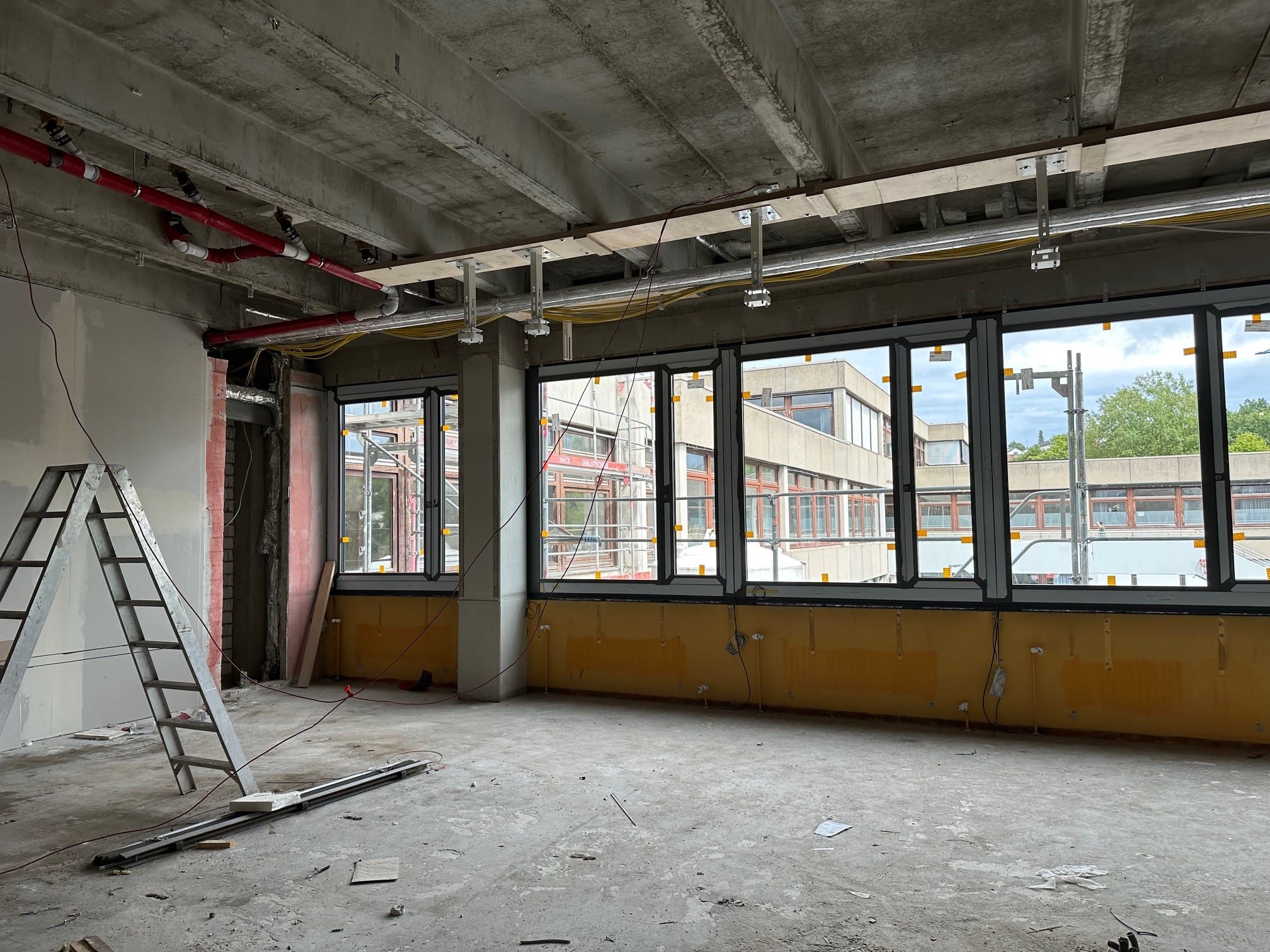 Das Bild zeigt die Renovierungsarbeiten im Max-Planck-Gymnasium. Bild:Stadt Böblingen