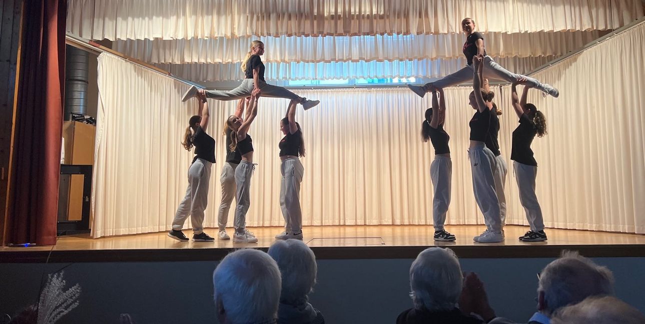 Auftritt der Tanzgruppe „Dace 4 Teenies“.Bild: z
