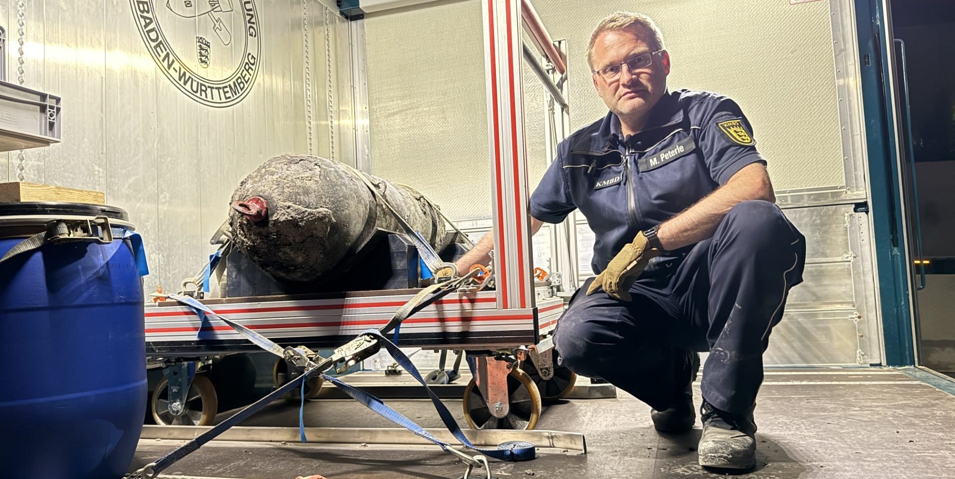 Gegen 23:15 Uhr gab Mathias Peterle vom Kampfmittelbeseitigungsdienst Entwarnung. Die Bombe konnte erfolgreich entschärft werden.