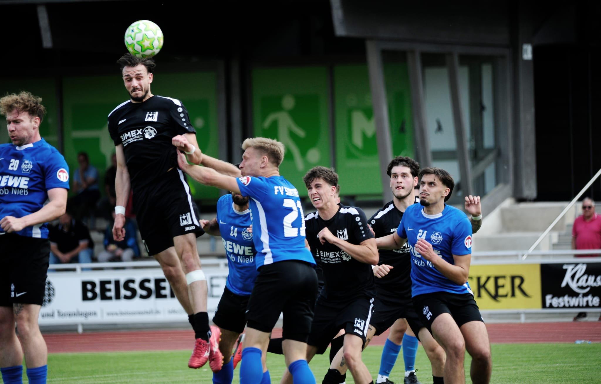 Maichingens Filippo Intemperante springt hier am höchsten, ansonsten stand der GSV beim 1:3 gegen den Tabellenletzten Sontheim/Brenz auf verlorenem Posten.